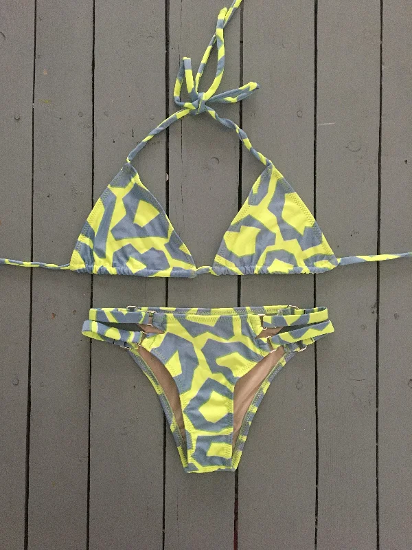 Tropical swim sets with vibrant leaf prints -Triangle Bikini Top and Accessory Bikini Bottom Set